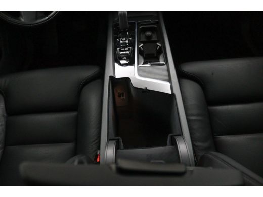 Volvo  XC60 B5 Business Pro | Trekhaak | Camera | Adaptive Cruise | BLIS | Stoelverwarming | Verwarmbare Voor... ActivLease financial lease