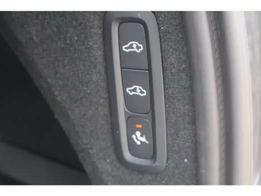 Volvo  XC90 T8 Ultra Dark | B&W | Massage | Trekhaak | Pano | ActivLease financial lease