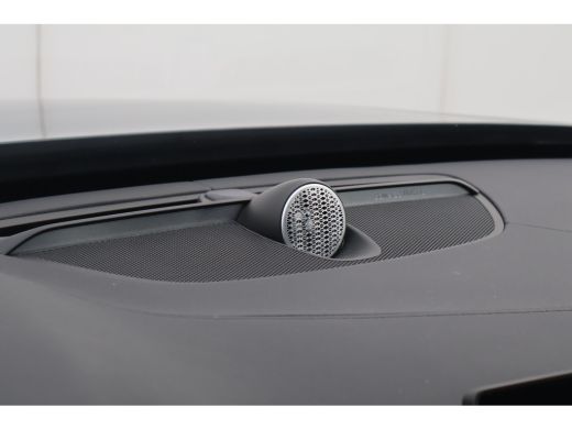 Volvo  XC90 T8 Ultra Dark | B&W | Massage | Trekhaak | Pano | ActivLease financial lease
