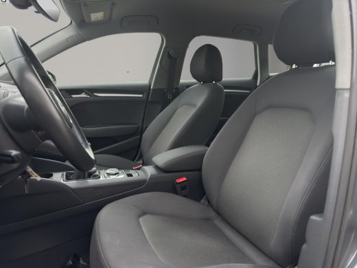Audi A3 Sportback 30 TFSI | Navi | Parkeersensors V+A | Airco (automatisch) | 16"| Bluetooth | ActivLease financial lease