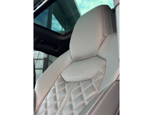 Audi Q8 60 TFSI e quattro Pro Line S Competition Pano-ACC-4Wstr-OLED-23"-B&O-Head up-Sportst-Trekhaak ActivLease financial lease