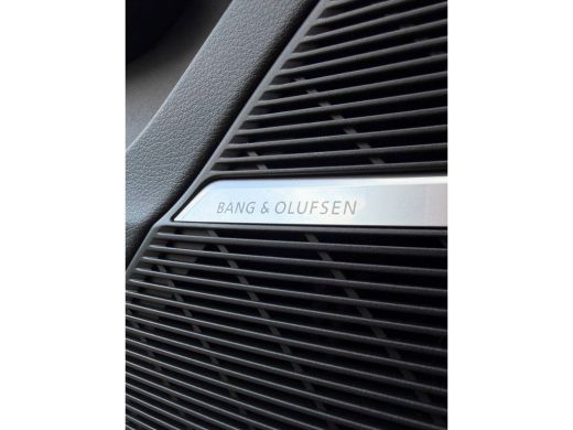 Audi Q8 60 TFSI e quattro Pro Line S Competition Pano-ACC-4Wstr-OLED-23"-B&O-Head up-Sportst-Trekhaak ActivLease financial lease