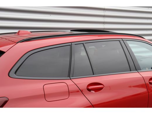 BMW 3 Serie 3-Serie TOURING 330e 292PK XDRIVE HIGH EXECUTIVE M-SPORT AUTOMAAT / NAVI / LEDER / CLIMA / PDC / ... ActivLease financial lease