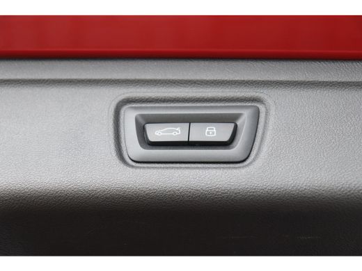 BMW 3 Serie 3-Serie TOURING 330e 292PK XDRIVE HIGH EXECUTIVE M-SPORT AUTOMAAT / NAVI / LEDER / CLIMA / PDC / ... ActivLease financial lease