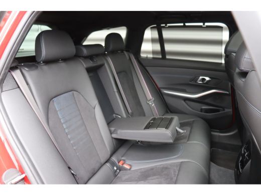 BMW 3 Serie 3-Serie TOURING 330e 292PK XDRIVE HIGH EXECUTIVE M-SPORT AUTOMAAT / NAVI / LEDER / CLIMA / PDC / ... ActivLease financial lease