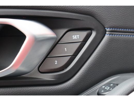 BMW 3 Serie 3-Serie TOURING 330e 292PK XDRIVE HIGH EXECUTIVE M-SPORT AUTOMAAT / NAVI / LEDER / CLIMA / PDC / ... ActivLease financial lease