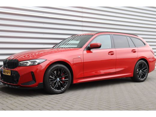 BMW 3 Serie 3-Serie TOURING 330e 292PK XDRIVE HIGH EXECUTIVE M-SPORT AUTOMAAT / NAVI / LEDER / CLIMA / PDC / ... ActivLease financial lease