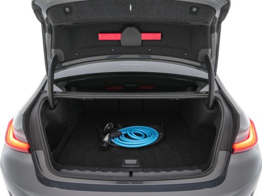 BMW 3 Serie 330e eDrive Edition (Plug-In) (INCL-BTW) Aut. *LEATHER | FULL-LED | DIGI-COCKPIT | HEATED-SPORTSE... ActivLease financial lease