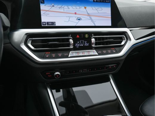 BMW 3 Serie 330e eDrive Edition (Plug-In) (INCL-BTW) Aut. *LEATHER | FULL-LED | DIGI-COCKPIT | HEATED-SPORTSE... ActivLease financial lease