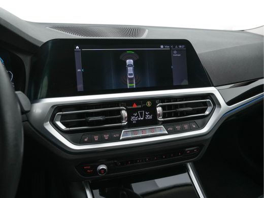 BMW 3 Serie 330e eDrive Edition (Plug-In) (INCL-BTW) Aut. *LEATHER | FULL-LED | DIGI-COCKPIT | HEATED-SPORTSE... ActivLease financial lease