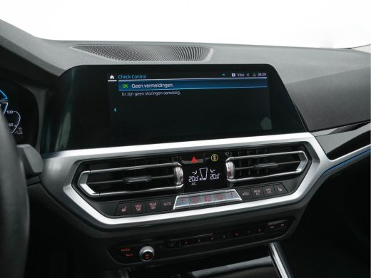 BMW 3 Serie 330e eDrive Edition (Plug-In) (INCL-BTW) Aut. *LEATHER | FULL-LED | DIGI-COCKPIT | HEATED-SPORTSE... ActivLease financial lease