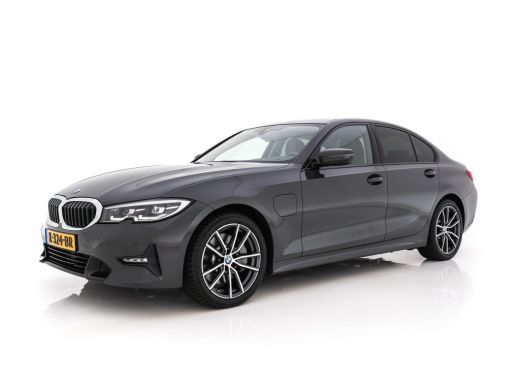 BMW 3 Serie 330e eDrive Edition (Plug-In) (INCL-BTW) Aut. *LEATHER | FULL-LED | DIGI-COCKPIT | HEATED-SPORTSE... ActivLease financial lease