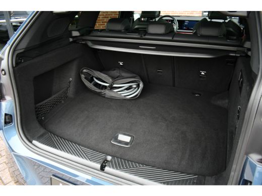 BMW X3 30e xDrive M-Sport Pano ACC 360 H/K HUD 20inch ActivLease financial lease
