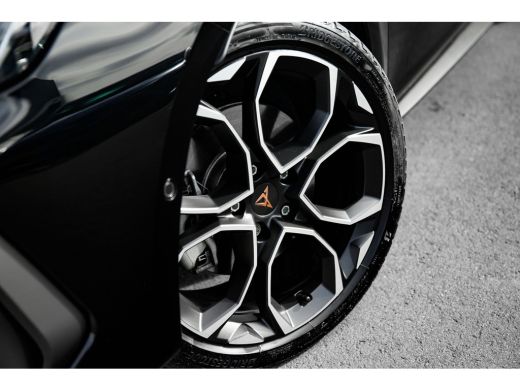 CUPRA Leon Sportstourer 1.5 TSI e-Hybrid 204pk Business | Garantie t/m 2030 | Panoramadak | Achteruitrijcamera | Sennheis... ActivLease financial lease