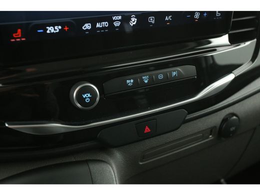 Ford E-Transit L2H2 Trend 68 kWh | Snelladen | SOH 98% | Airco | Camera | 3 Zits | Cruise | Carplay | Navi ActivLease financial lease