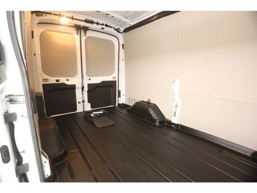 Ford E-Transit L2H2 Trend 68 kWh | Snelladen | SOH 98% | Airco | Camera | 3 Zits | Cruise | Carplay | Navi ActivLease financial lease