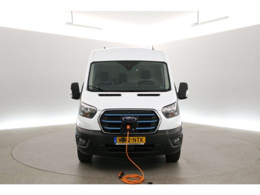 Ford E-Transit L2H2 Trend 68 kWh | Snelladen | SOH 98% | Airco | Camera | 3 Zits | Cruise | Carplay | Navi ActivLease financial lease