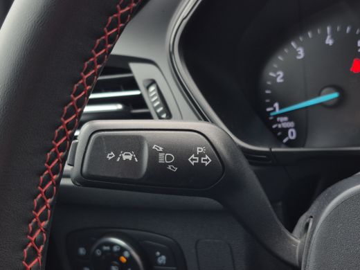 Ford Focus 1.0 EcoBoost Hybrid ST Line Full LED | Parkeersensoren | Full map navigatie | Carplay/android aut... ActivLease financial lease