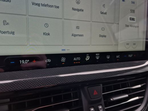 Ford Focus 1.0 EcoBoost Hybrid ST Line Full LED | Parkeersensoren | Full map navigatie | Carplay/android aut... ActivLease financial lease