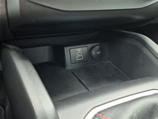 Ford Focus 1.0 EcoBoost Hybrid ST Line Full LED | Parkeersensoren | Full map navigatie | Carplay/android aut... ActivLease financial lease