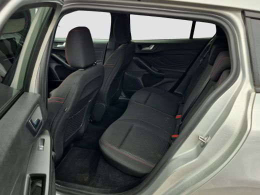 Ford Focus 1.0 EcoBoost Hybrid ST Line Full LED | Parkeersensoren | Full map navigatie | Carplay/android aut... ActivLease financial lease