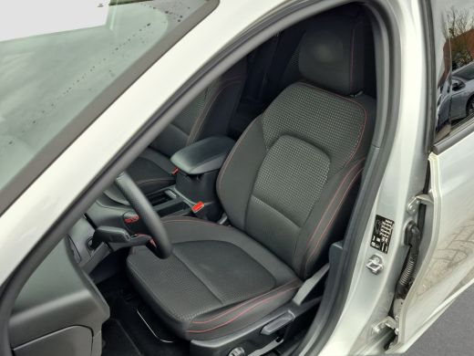 Ford Focus 1.0 EcoBoost Hybrid ST Line Full LED | Parkeersensoren | Full map navigatie | Carplay/android aut... ActivLease financial lease