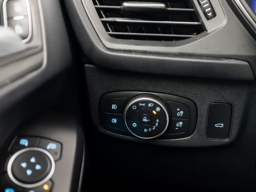 Ford Focus 1.0 EcoBoost Titanium X (PANORAMADAK, VIRTUAL COCKPIT, APPLE CARPLAY, STUUR/STOELVERWARMING, SPOR... ActivLease financial lease