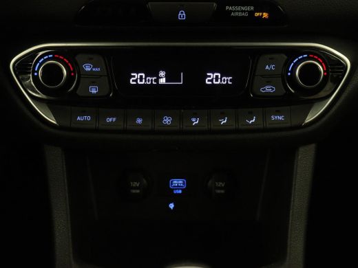 Hyundai i30 1.0 T-GDi MHEV Comfort Smart | Camera | Carplay | Keyless | Full LED | Navigatie | Climate contro... ActivLease financial lease