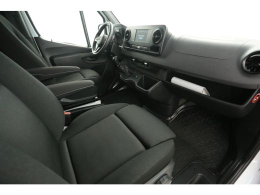 Mercedes-Benz Sprinter 316 2.2 CDI L2H2 | Airco | Cruise | Camera | Carplay | Trekhaak | Navi | Parkeersens. ActivLease financial lease