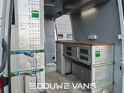 Mercedes-Benz Sprinter L2 H2 Automaat 317 3500 Trekhaak MBUX NAP BOTT Inrichting Standkachel Omvormer (Nieuwe motor 70km) ActivLease financial lease