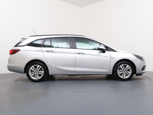 Opel Astra Sports Tourer 1.2 Edition / Navigatie / Parkeersensoren / Carplay / LED / 16'' LMV ActivLease financial lease