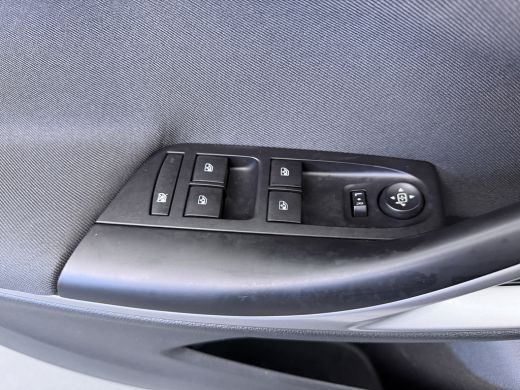 Opel Astra Sports Tourer 1.2 Edition / Navigatie / Parkeersensoren / Carplay / LED / 16'' LMV ActivLease financial lease