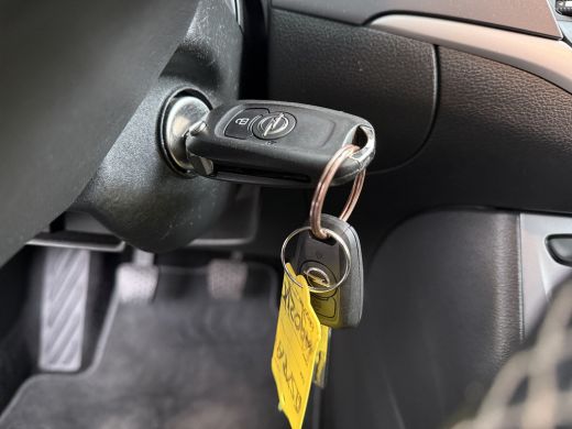 Opel Astra Sports Tourer 1.2 Edition / Navigatie / Parkeersensoren / Carplay / LED / 16'' LMV ActivLease financial lease