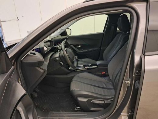 Peugeot 2008 1.2 PureTech Allure Pack Camera | 17" Lichtmetaal | Climate Control | DAB | Carplay | Digitaal Da... ActivLease financial lease