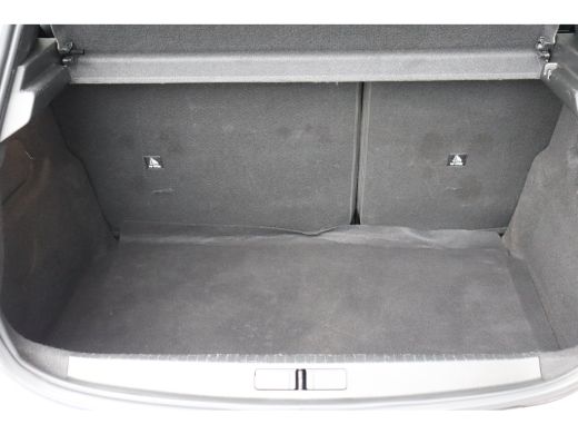 Peugeot 208 1.2 PURETECH 100PK ALLURE / NAVI / LEDER / CLIMA / PDC / 16" LMV / CAMERA / WINTERPAKKET / CRUISE... ActivLease financial lease