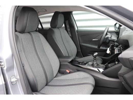 Peugeot 208 1.2 PURETECH 100PK ALLURE / NAVI / LEDER / CLIMA / PDC / 16" LMV / CAMERA / WINTERPAKKET / CRUISE... ActivLease financial lease