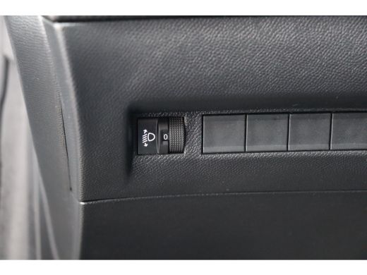 Peugeot 208 1.2 PURETECH 100PK ALLURE / NAVI / LEDER / CLIMA / PDC / 16" LMV / CAMERA / WINTERPAKKET / CRUISE... ActivLease financial lease