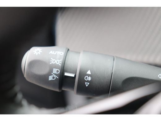 Peugeot 208 1.2 PURETECH 100PK ALLURE / NAVI / LEDER / CLIMA / PDC / 16" LMV / CAMERA / WINTERPAKKET / CRUISE... ActivLease financial lease