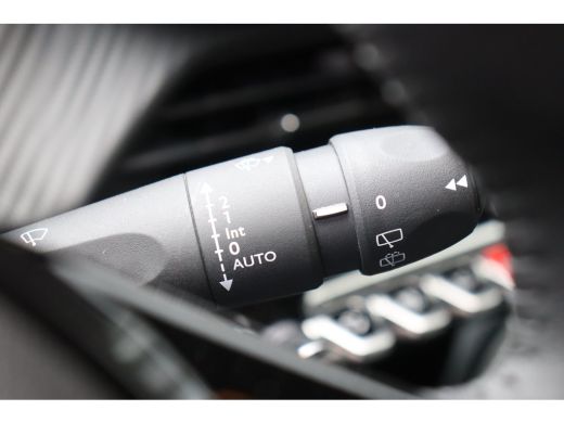 Peugeot 208 1.2 PURETECH 100PK ALLURE / NAVI / LEDER / CLIMA / PDC / 16" LMV / CAMERA / WINTERPAKKET / CRUISE... ActivLease financial lease