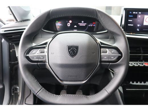 Peugeot 208 1.2 PURETECH 100PK ALLURE / NAVI / LEDER / CLIMA / PDC / 16" LMV / CAMERA / WINTERPAKKET / CRUISE... ActivLease financial lease