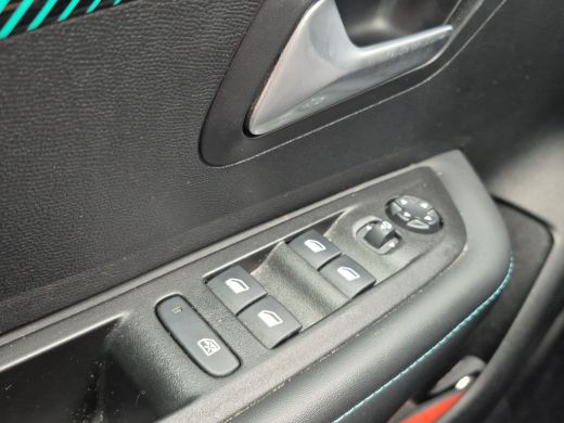 Peugeot 208 1.2 PureTech Allure 100pk | Keyless | Camera | Full LED | Full map navigatie | Carplay/android au... ActivLease financial lease