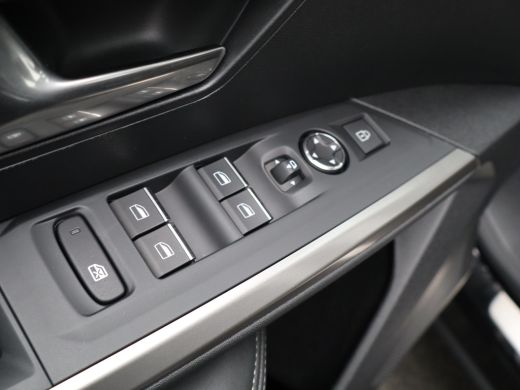 Peugeot 3008 1.2 Hybrid 145 GT Stoelverwarming | Elektrische Kofferklep | Stuurverwarming | Adaptieve Cruise C... ActivLease financial lease