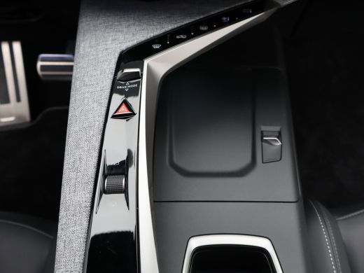 Peugeot 3008 1.2 Hybrid 145 GT Stoelverwarming | Elektrische Kofferklep | Stuurverwarming | Adaptieve Cruise C... ActivLease financial lease
