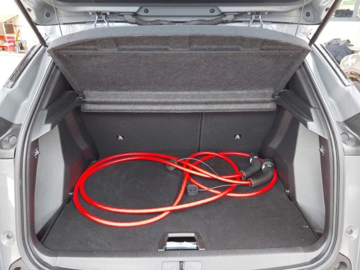 Peugeot e-2008 EV Allure Avantage 54 kWh | 3-Fase | Achteruitrijcamera | Climate Control | Draadloos Apple Carpl... ActivLease financial lease