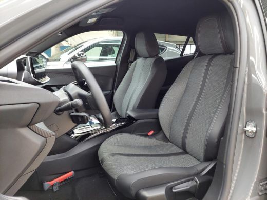 Peugeot e-2008 EV Allure Avantage 54 kWh | 3-Fase | Achteruitrijcamera | Climate Control | Draadloos Apple Carpl... ActivLease financial lease