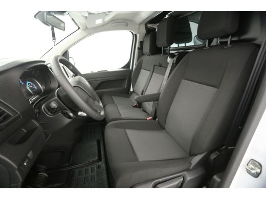 Peugeot e-Expert L2H1 75 kWh | NIEUW | Snelladen | SOH 99% | Airco | 3 Zits | Cruise | Camera | Carplay | Navi ActivLease financial lease