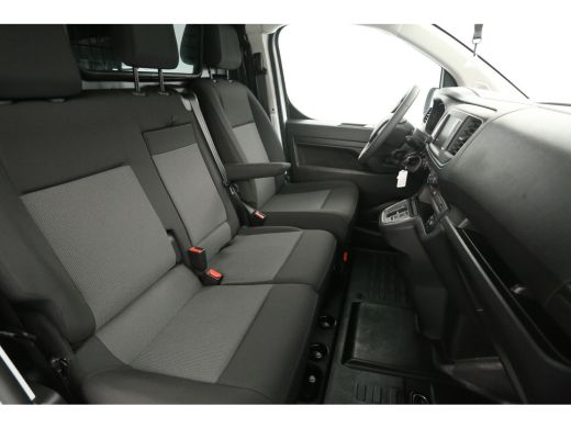 Peugeot e-Expert L2H1 75 kWh | NIEUW | Snelladen | SOH 99% | Airco | 3 Zits | Cruise | Camera | Carplay | Navi ActivLease financial lease