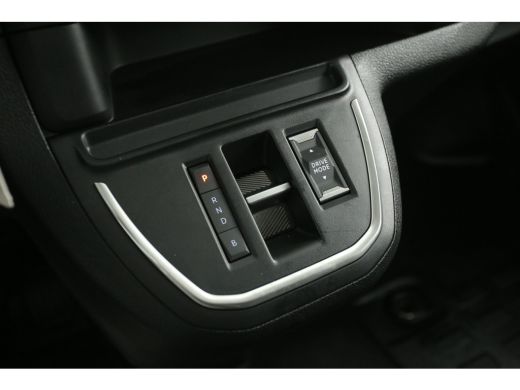 Peugeot e-Expert L2H1 75 kWh | NIEUW | Snelladen | SOH 99% | Airco | 3 Zits | Cruise | Camera | Carplay | Navi ActivLease financial lease