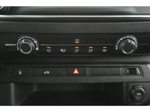 Peugeot e-Expert L2H1 75 kWh | NIEUW | Snelladen | SOH 99% | Airco | 3 Zits | Cruise | Camera | Carplay | Navi ActivLease financial lease