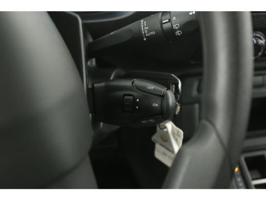 Peugeot e-Expert L2H1 75 kWh | NIEUW | Snelladen | SOH 99% | Airco | 3 Zits | Cruise | Camera | Carplay | Navi ActivLease financial lease